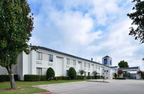 Plano Apartment | 2 Full Beds | Smoking