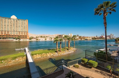 Bullhead City Condo | 3 Bdr Riverfront Casino View Pool Spa Beach Private boat launch, BBQ's 1J