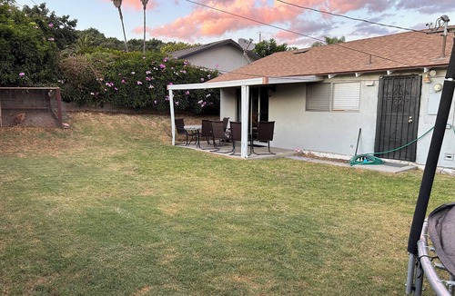 Santa Paula House | 3-bedroom house in Santa Paula.nPrivate back yard BBQ's and park nearby.