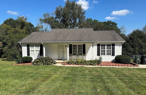 Concord House | 3 BR, 2BA - close to Concord Mills Mall, Speedway, Cabarrus Arena & Event Center