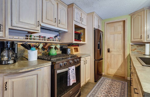 West Dover Cottage | 3 Mi to Mount Snow: Spacious West Dover Home