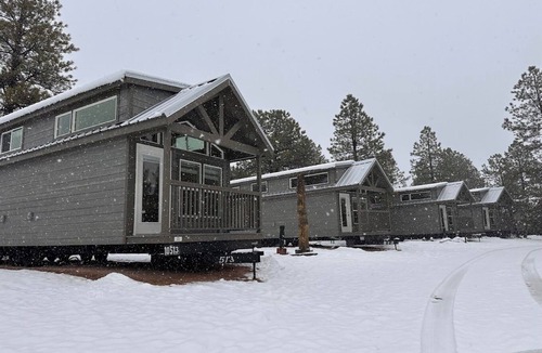 Williams Ski Chalet | 3A Cozy Cabin With Mountain View, WIFI and AC in Beautiful Williams