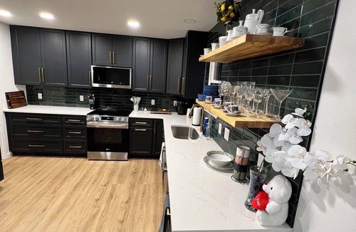 Sharonville House | 3bedr/3bath fully remodeled house by Summit park with furnished basement + deck