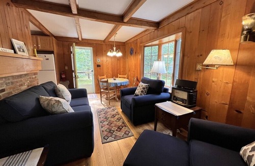 North Eastham Cottage | 3BR/1BA Eastham cottage w/backyard, A/C & WiFi