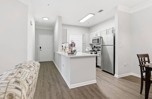 State Park Apartment | 3BR Apt with Pool 5*Star Perks* Close to Lex Hosp