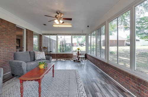 Olive Branch House | 4 bed 3 1/2 bath Home Upscale Neighborhood