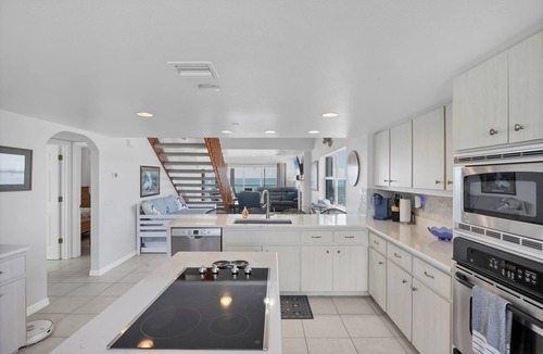 Palm Island House | 4 Bedroom Beach front home!