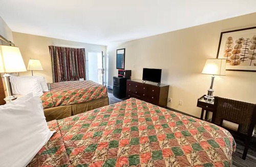 Ridgeway Hotel | 4 Relaxing Rooms w/Free Parking & Seasonal Pool | Quiet Ridgeway Sta
