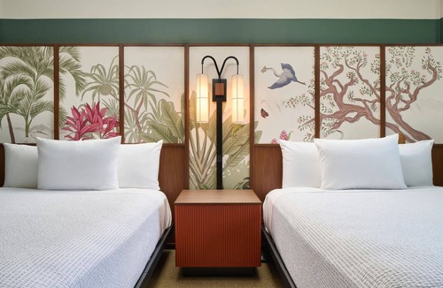 Ala Moana Hotel | 4 Spacious Units, Rooftop Pool Scene, Garden Surroundings, Steps from Downtown