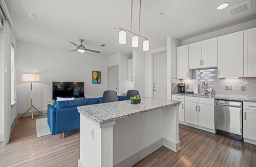 Waller Creek District Hotel | 4 Units | Spacious Unit w/Modern Amenities | Extended Stay Travelers
