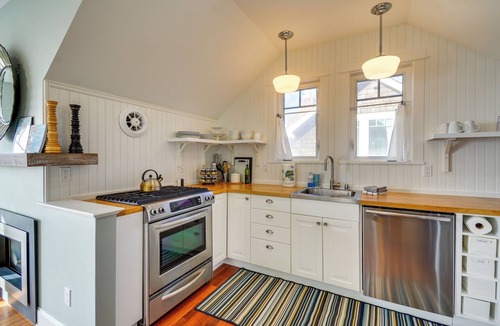 Moclips House | 4BR/4BA Beachfront Retreat with Hot Tub and Sauna