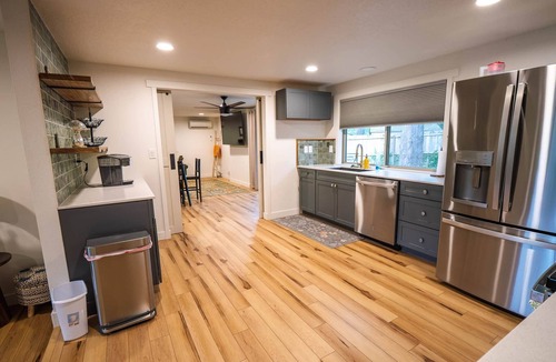 Western House | 5BR-Fun-Bright-Modern