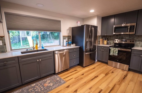 Western House | 5BR-Fun-Bright-Modern