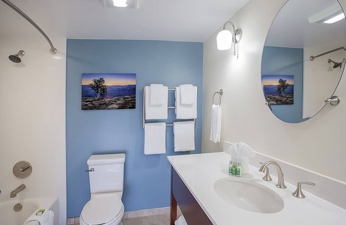 Tusayan Hotel | A Place You'll Surely Enjoy! 2 Modern Units, Outdoor Pool, Free Parking, Hot Tub