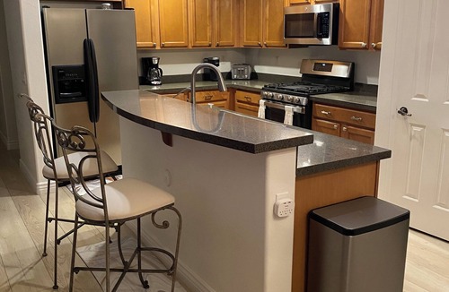 Laveen Village House | A Putter’s Paradise- Rent 3 or 2 bedrooms with WiFi, AC in fabulous Phoenix