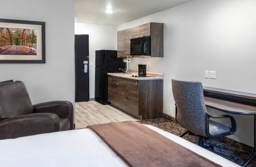 Wenatchee Hotel | Accessible Peaceful 4 Unit w/Full Kitchen Near Columbia River & Parks