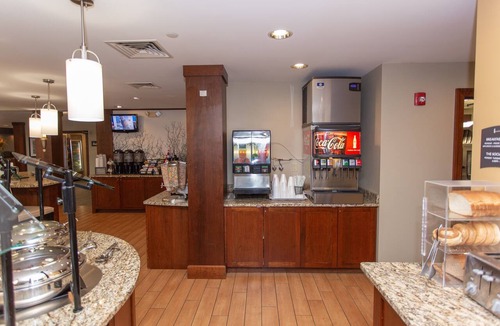 Bowling Green Apartment | Accessible Studio Suite | Kitchen & Free Breakfast