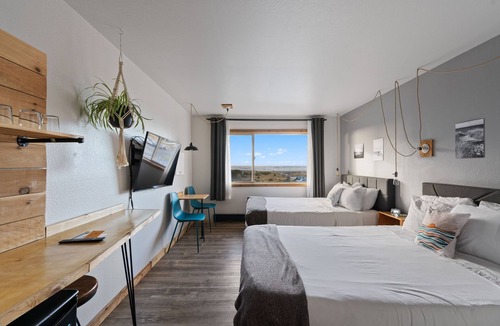 Long Beach Hotel | Adrift Hotel