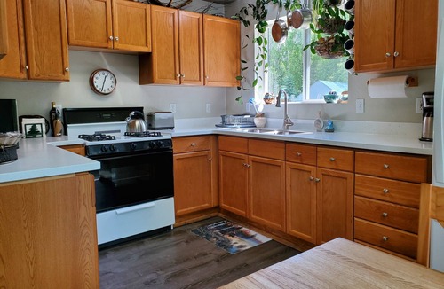 Trapper Creek House | Adventure Meets Comfort - Trapper Creek Chalet