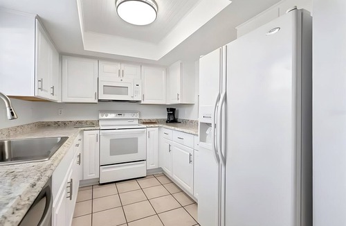 Englewood South Condo | Affordable Relaxation at Palm Manor