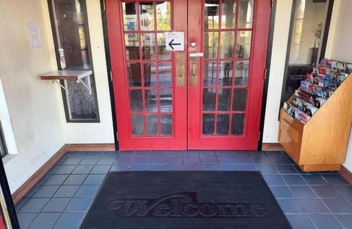 St. George Hotel | Affordable Stay Near I-95 with Peaceful Rooms and Dining Convenience
