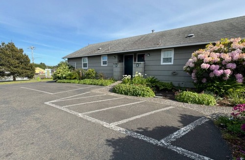 Long Beach Cottage | Anchorage Cottages Unit 8-Dog- Friendly and close to the beach