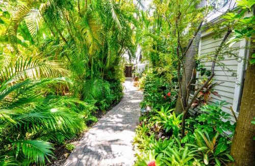 Historic Seaport House | Ann Street Cottage