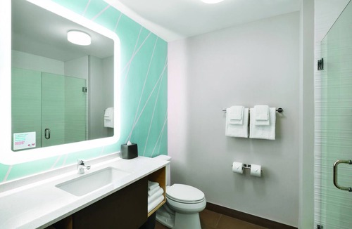 Cedar Rapids - Iowa City Hotel | avid hotel Cedar Rapids South - Arpt Area by IHG