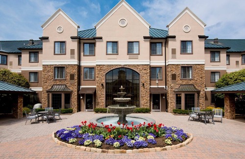 Ballantyne Apartment | Ballantyne Suite | Free Breakfast, Shuttle, & Pool