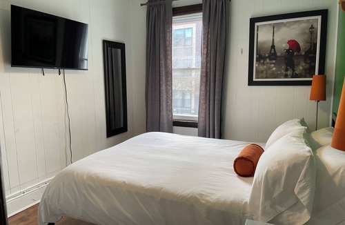 Downtown Ottawa Hostel | Barefoot Inn