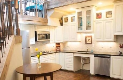 Cottage Grove House | Barn Luxury Stay w/Jacuzzi Loft
