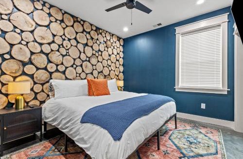 Stanton House | Barndo/Ample Parking/Access to Red River/Hot Tub