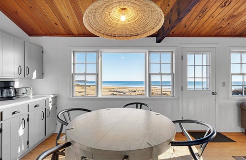 Indian Neck Heights Cottage | Bay Views, Steps to Beach, Minutes to P-Town