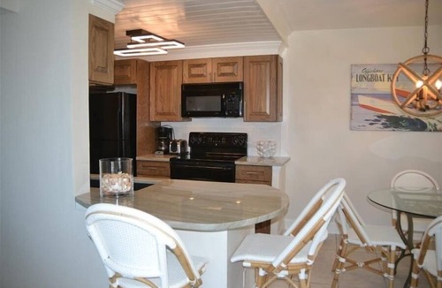 Longboat Key Condo | Beachcomber unit 202