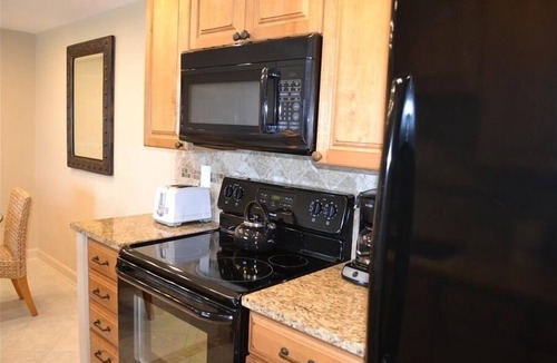 Longboat Key Condo | Beachcomber unit 204