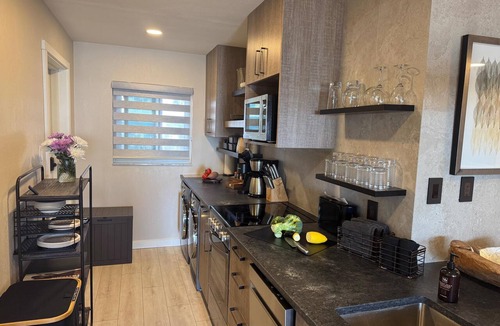 Bradenton Beach Condo | Beachfront Studio on the sand - New Remode,l Free Parking I