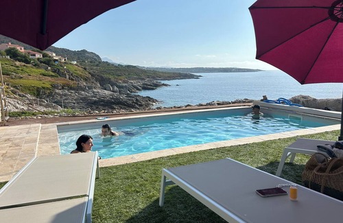 Algajola Villa | Beachfront villa with a sunset view