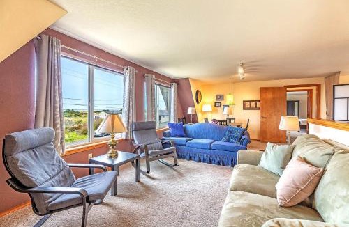 Copalis Beach House | Beachfront with Loft & Fireplace in Copalis Beach