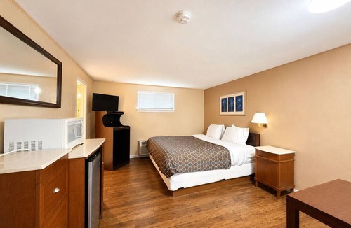 Salisbury Hotel | BEACHWAY MOTEL