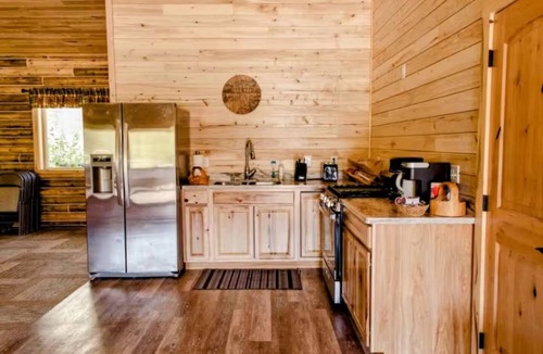 Palmer Bed & Breakfast | Bear Paw Room @ Alaska Knotty Pine B&B ~ Pool Table