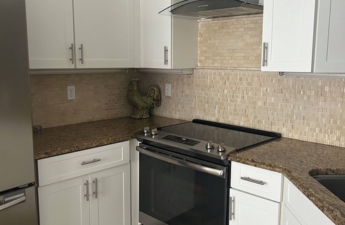 Naples Condo | Beautiful 2-bedroom/2-bath condo with AC close to beach & shopping in Naples