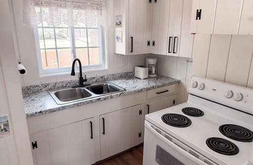 Ogunquit Cottage | Beautiful 2BR Coastal Cottage – Walk to Ogunquit Beach