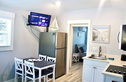 Ocean Isle Beach House | Beautiful cottage for relaxing with family and nature