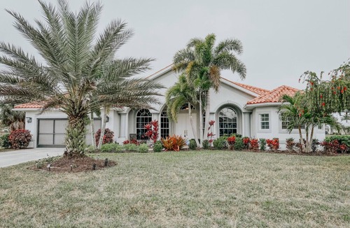 White Marsh House | Beautiful home near Englewood Beach