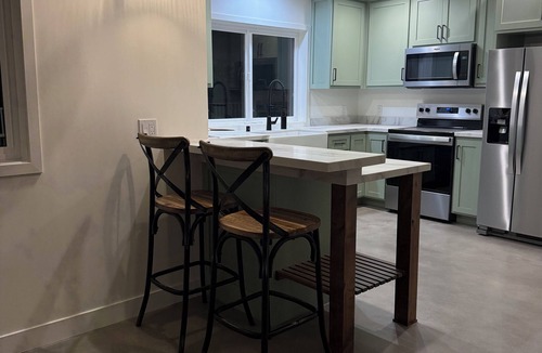 Santa Susana House | Beautiful new ranch guest house with stunning views