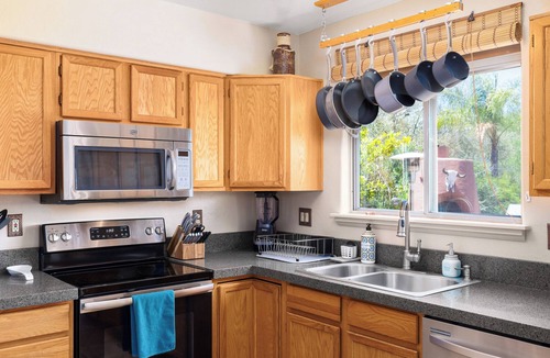 Casas Adobes House | Beautiful Santa Fe Oasis. Golf, hiking & biking paradise, 20 min drive to UofA.