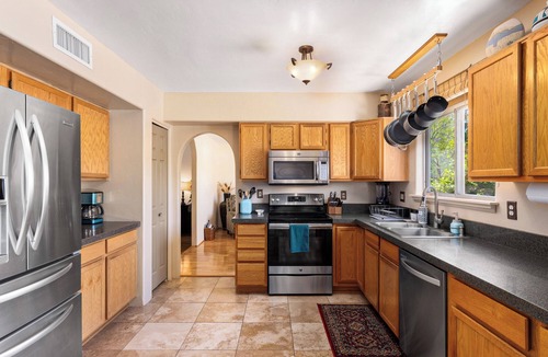 Casas Adobes House | Beautiful Santa Fe Oasis. Golf, hiking & biking paradise, 20 min drive to UofA.