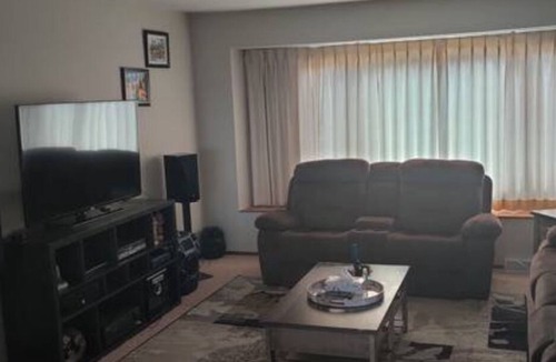 Cedar Rapids House | Beautiful Split-level home NE Cedar Rapids