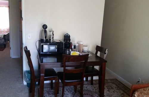 West Davis Manor Bed & Breakfast | Bed and Breakfast