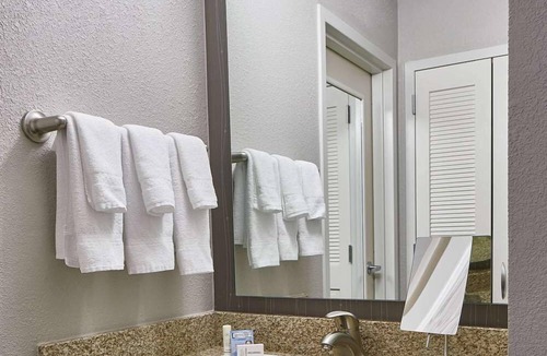 Morrisville Hotel | Best Value, Quality Stay! Pets Allowed, Swimming Pool, Free Airport Shuttle!